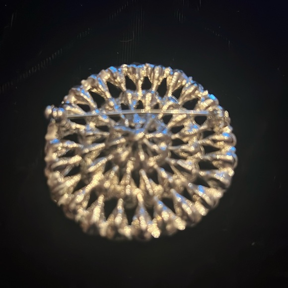 VTG Floral Crystal Brooch in Pastel Pink, Blue & Green - Picture 5 of 12